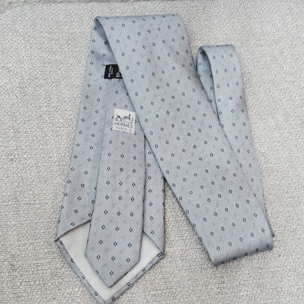 Vintage Hermès Paris 100% Silk Tie Light Blue Micro Print Made in France - Picture 3 of 5
